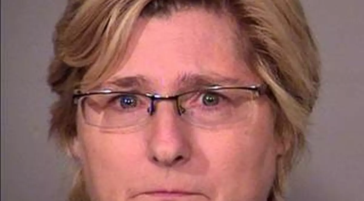 NOI DETALII despre CAZUL LUPTELOR ILEGALE de COCOŞI în care care este IMPLICATĂ FIICA REGELUI MIHAI!