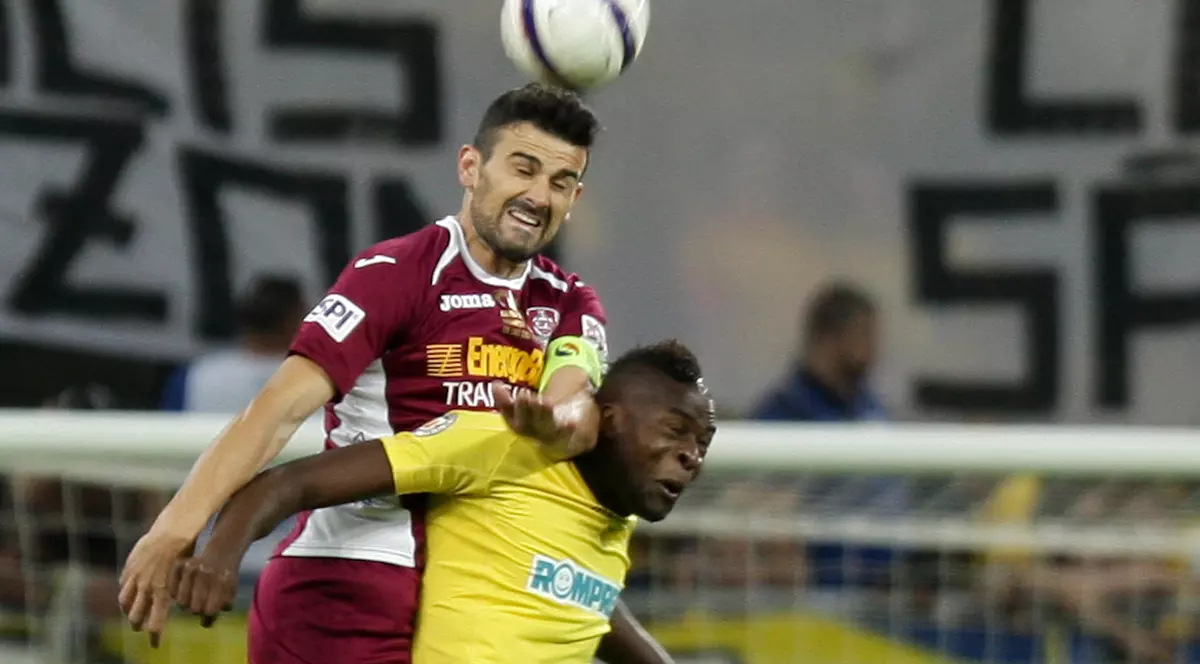 Un jucător de la CFR dă din casă: ”Lui Miriuţă îi e frică de Cadu!”