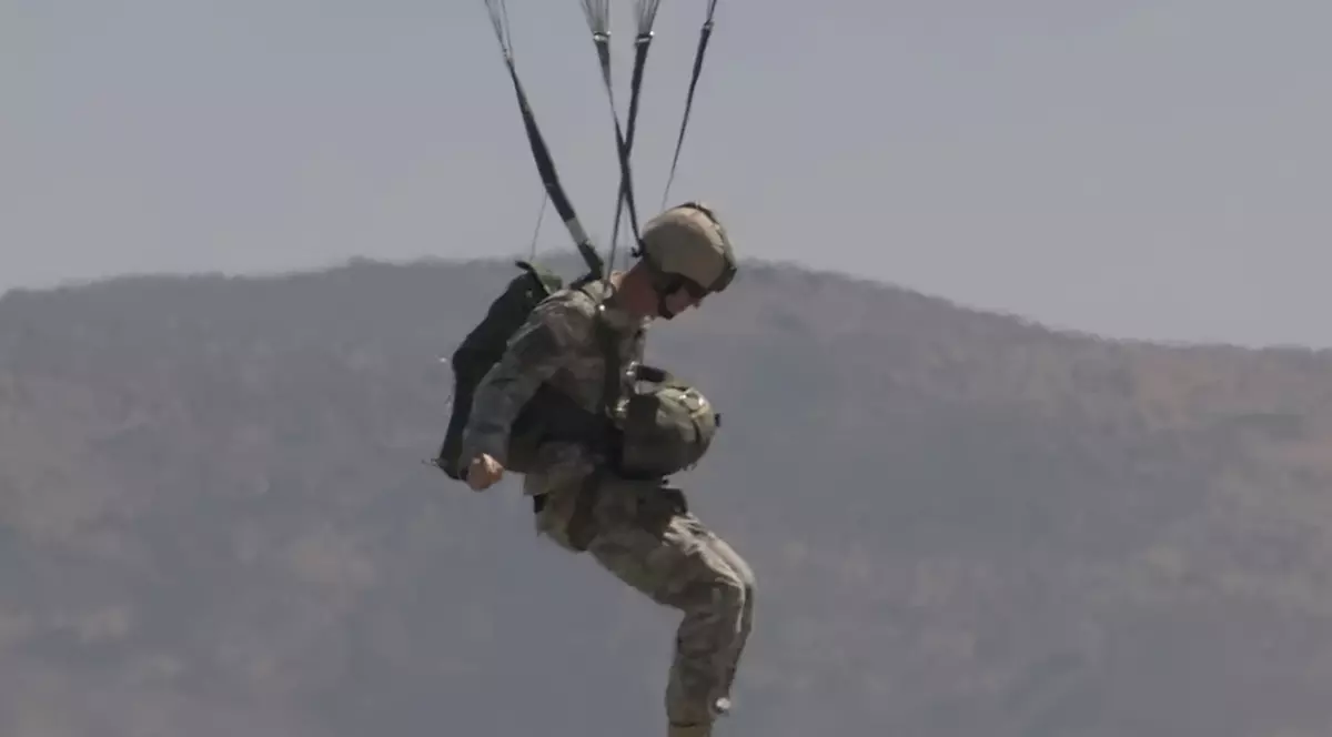 Miracol sau făcătură? Trăieşte după ce ar fi căzut de la 1.500 m