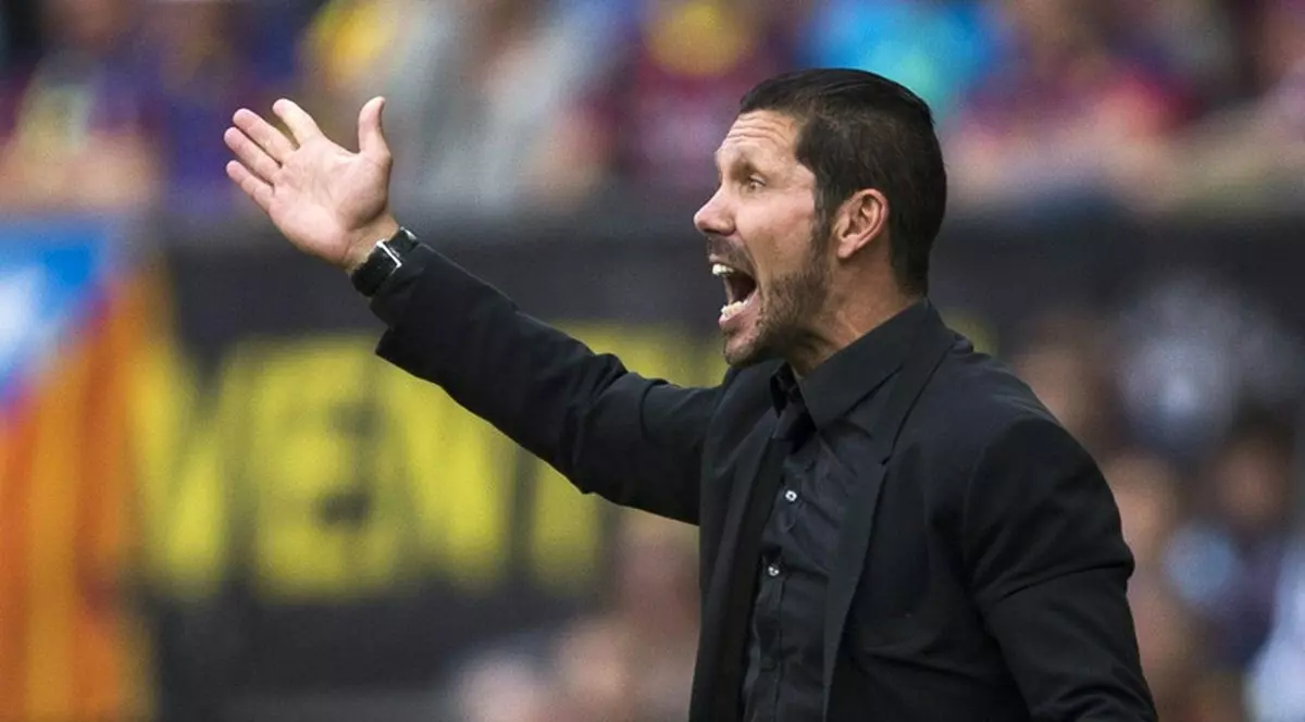 VIDEO / Simeone a fost un car de nervi la Supercupă. L-a pălmuit pe arbitrul de rezervă!