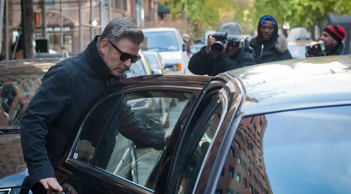 IREAL! Alec Baldwin, ARESTAT PENTRU UN MOTIV care TE VA LĂSA MASCĂ | FOTO