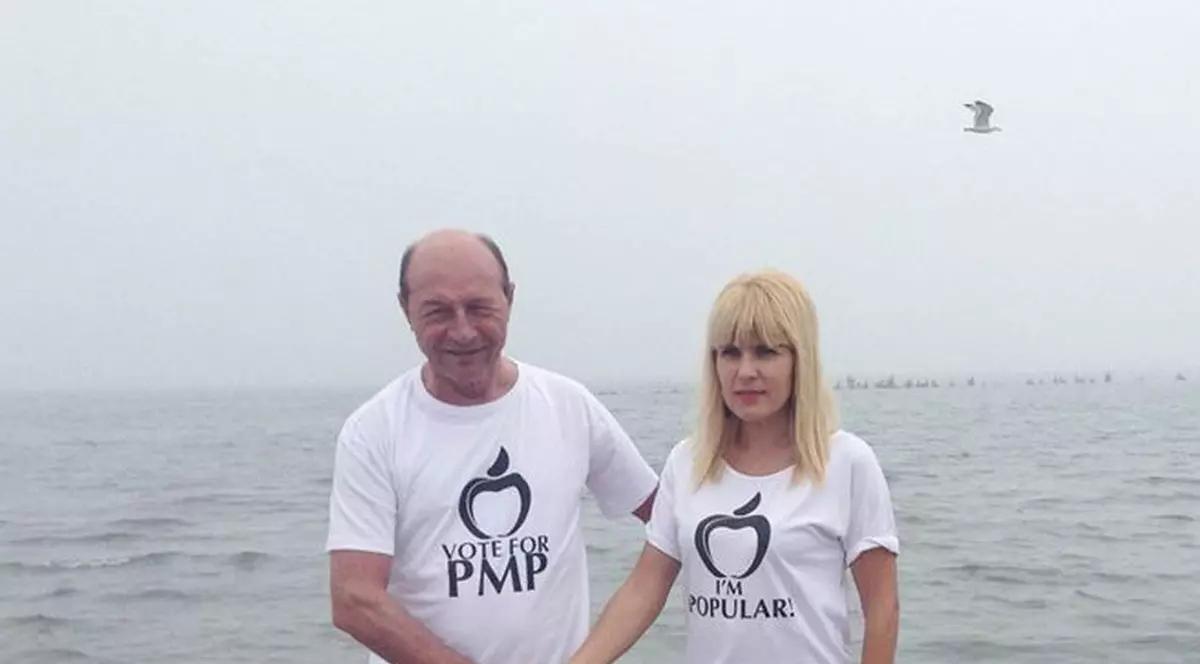 Ponta, despre IMAGINEA cu Elena Udrea şi preşedintele: “Mi-a fost MILĂ de Băsescu, COŞCOVIT în alb, lângă o adolescentă târzie”