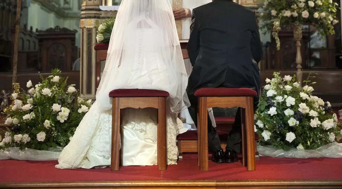 VIRGINĂ la 51 de ani! POVESTEA TRISTĂ a unei FEMEI care a fost CĂSĂTORITĂ de două ori