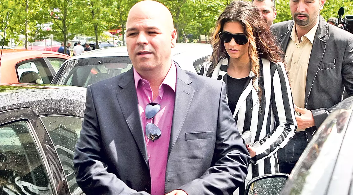 Antonia plânge de dorul fetiţei ei!