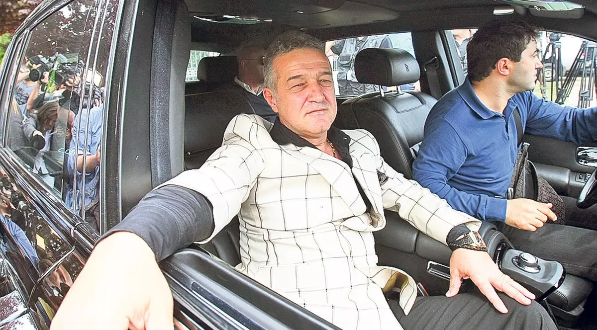 Gigi Becali e bun de plată şi din puşcărie!
