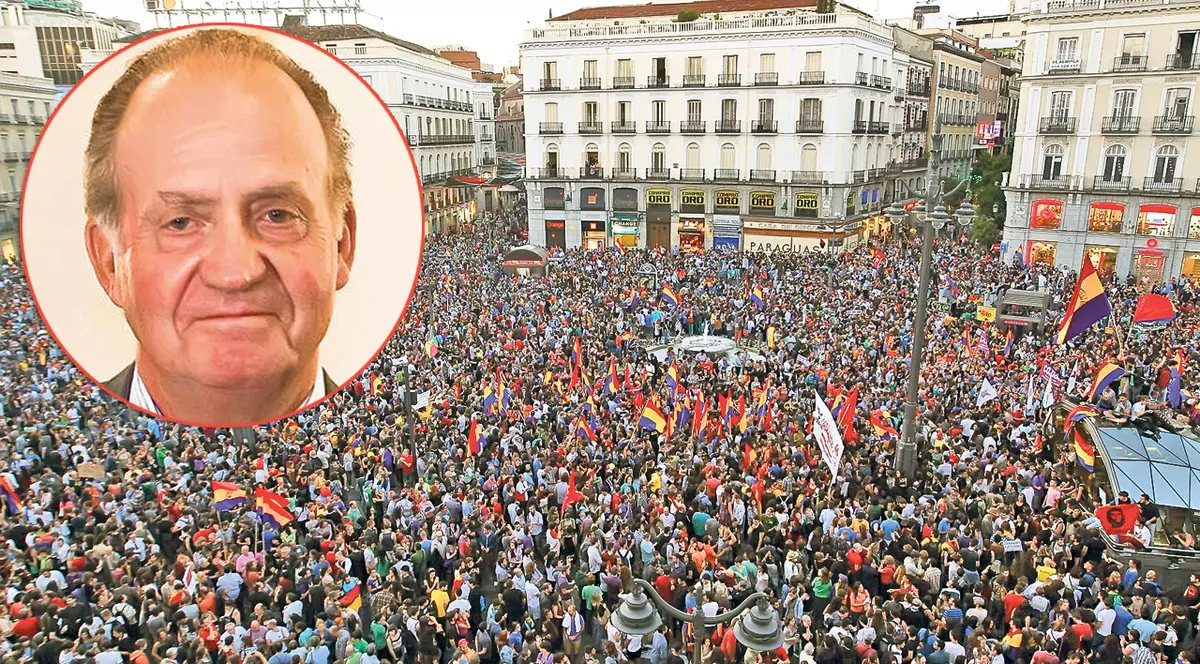 Regele «a murit», trăiască republica! Spaniolii au ieşit în stradă şi cer referendum pentru a-şi alege forma de guvernământ