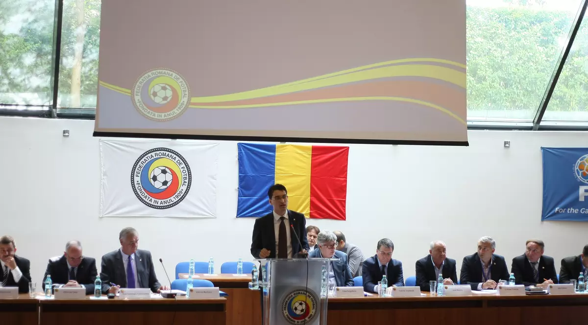 Cinci "sclavi" n-au fost primiţi în Casa Fotbalului ca să nu-l deranjeze pe Burleanu