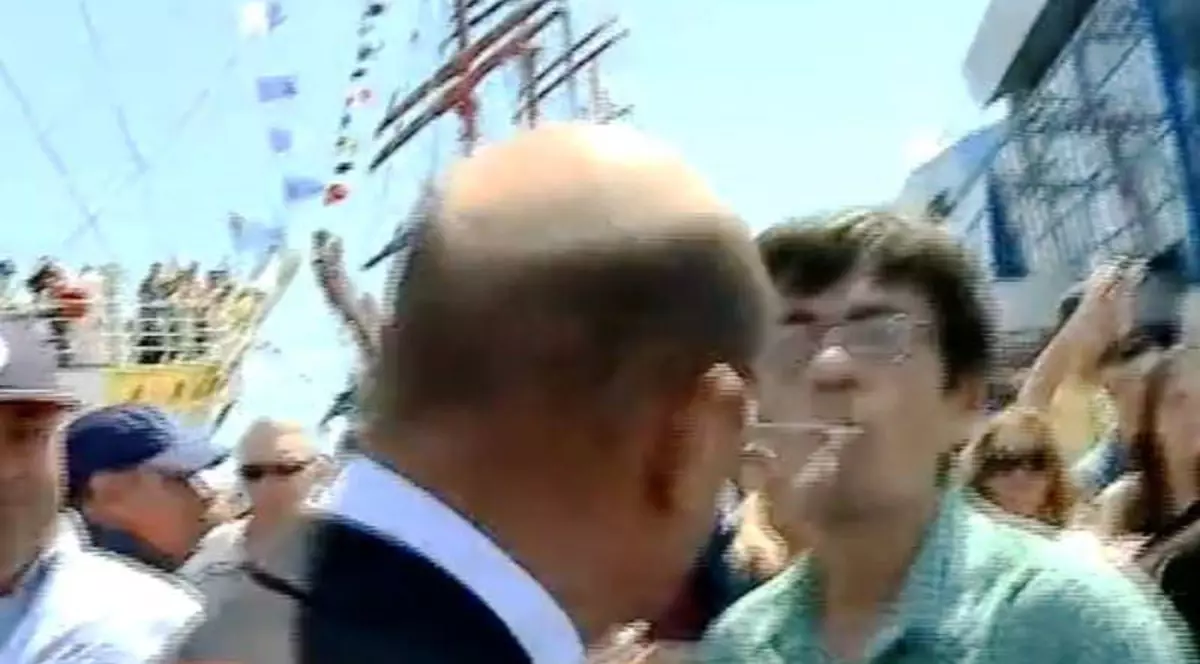 Bărbatul care l-a scuipat pe preşedintele Traian Băsescu, trimis în judecată