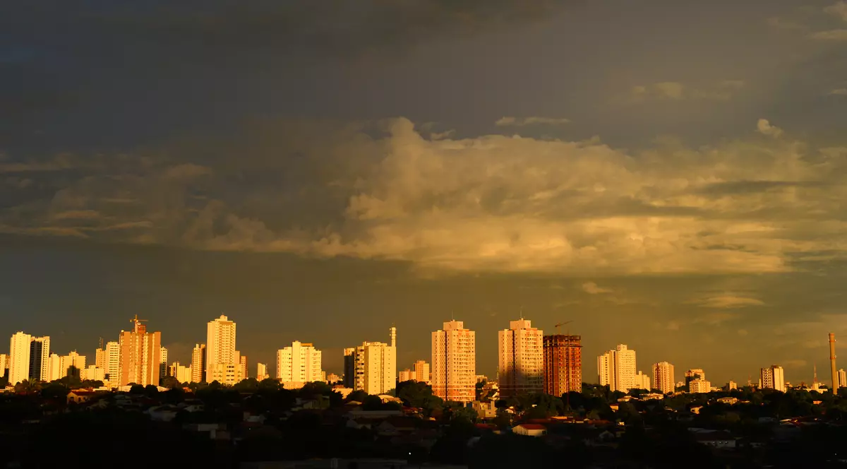 Cuiaba, locul unde poți prăji lejer oul pe asfalt!