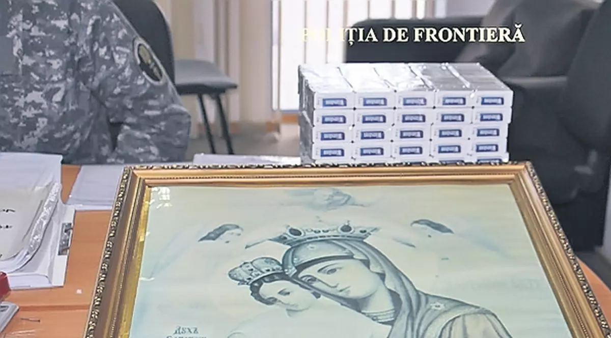 Un traficant a ascuns marfa într-o icoană