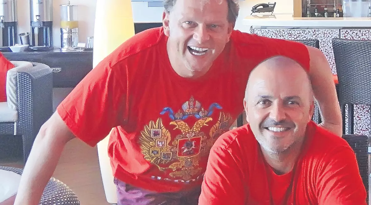 În cei 13 ani de când se iubesc, Leonard Miron şi Miguel au făcut «zestre» serioasă: "Nu ne grăbim la însurătoare"