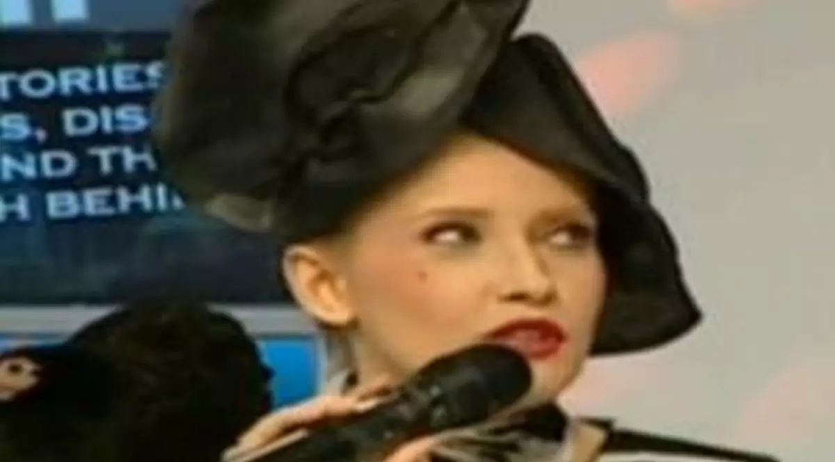 IULIA ALBU, REPLICĂ USTURĂTOARE după ce BAHMUŢEANCA i-a spus "să-şi ţină CLANŢA!"