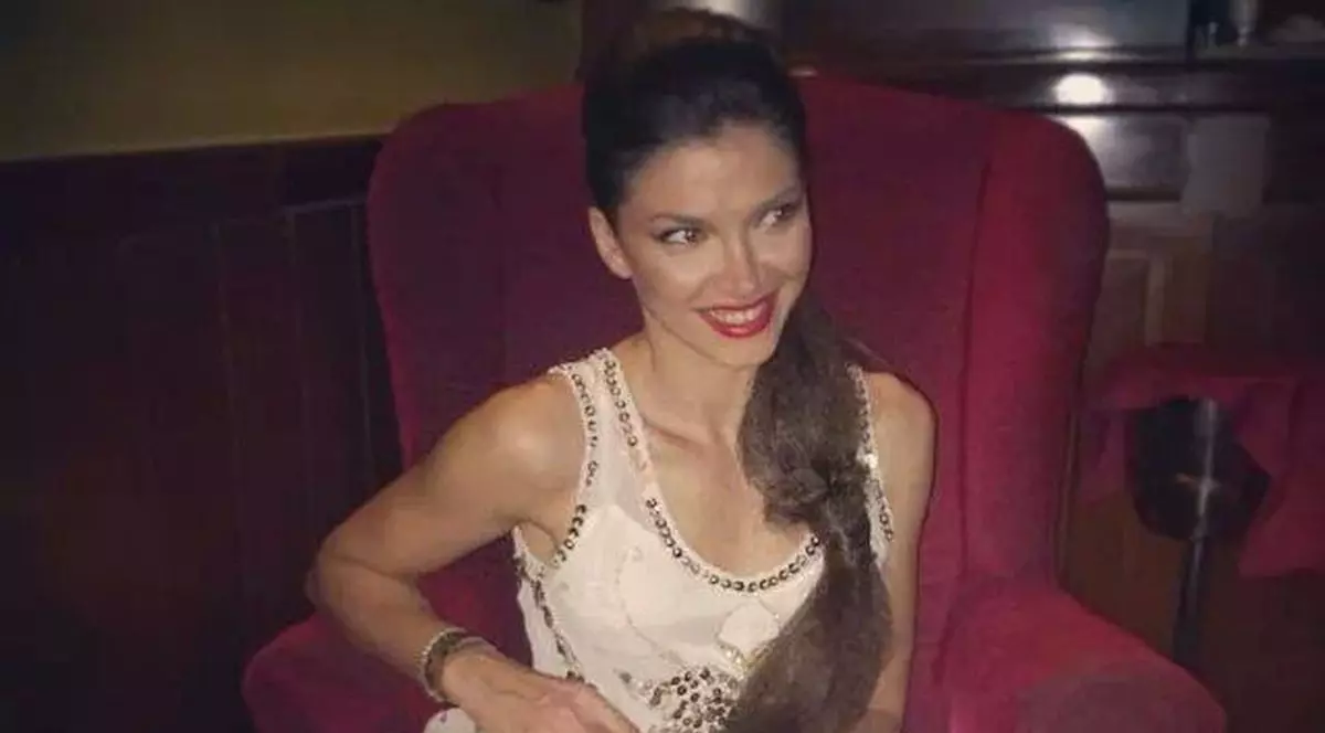 EXCLUSIV! Alina Puşcaş, CU SPATELE TĂRCAT, la un eveniment monden | FOTO