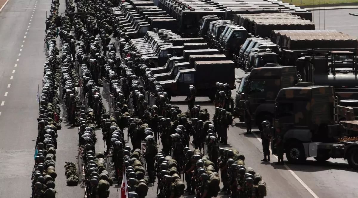 SUA AVERTIZEAZĂ că nu vor accepta prezenţa ARMATEI RUSE în Ucraina