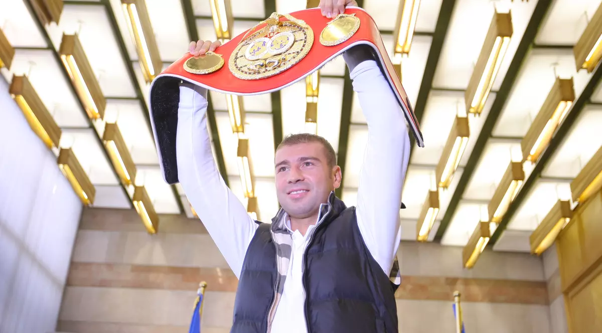 GALERIE FOTO / Lucian Bute, gest senzaţional făcut pentru un copil!