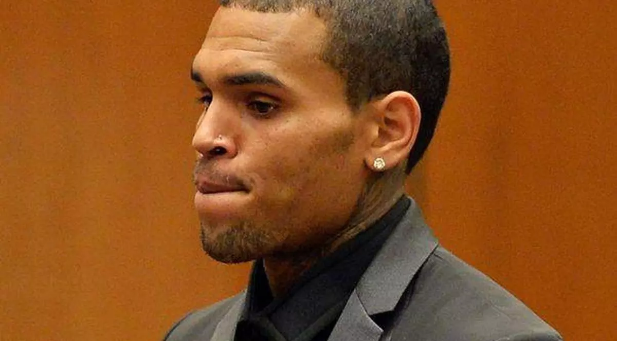 Chris Brown a fost ELIBERAT din ÎNCHISOARE mai devreme 