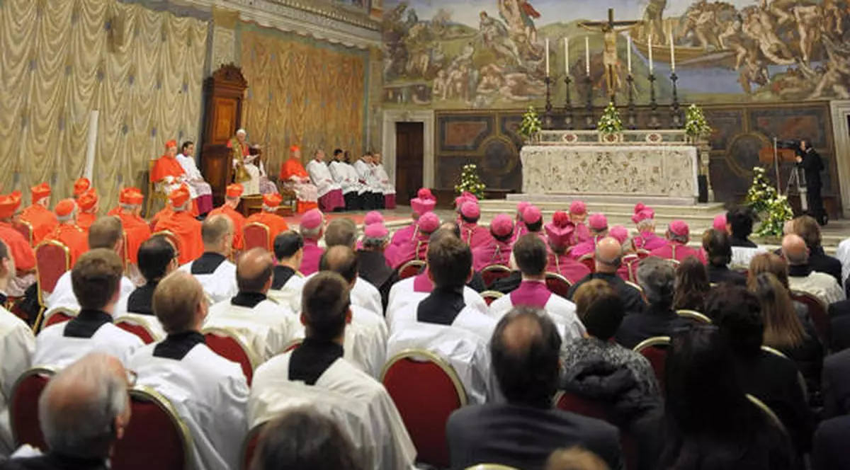 Capela Sixtină, VICTIMA PROPRIULUI SUCCES. Ce MĂSURI ia VATICANUL pentru a PROTEJA PICTURILE lui Michelangelo de TURIŞTI 