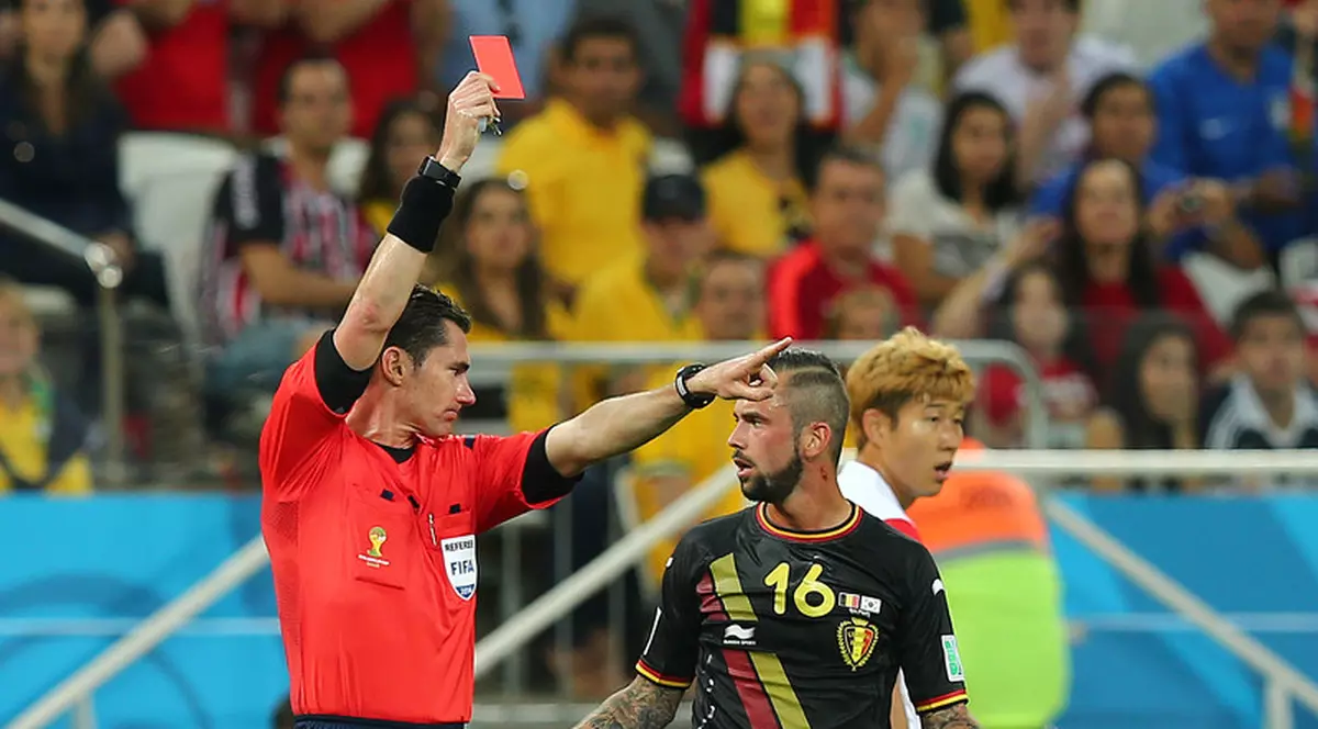 Acesta este cel mai urât fault de la Cupa Mondială. Și-a jucat în picioare un adversar