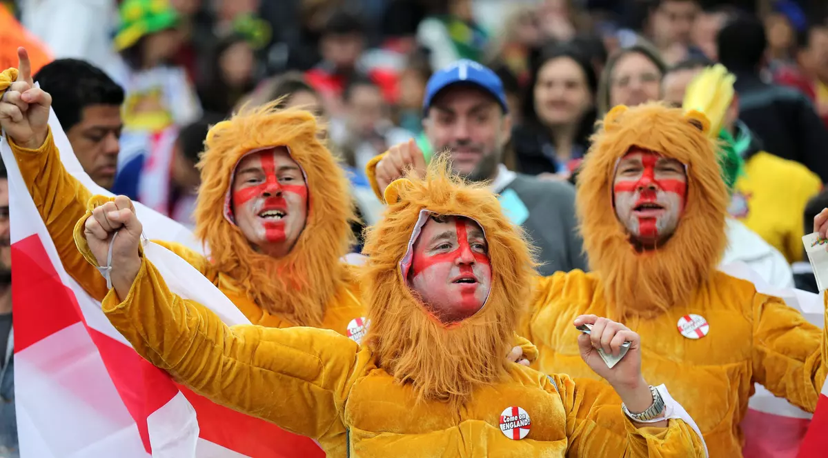 GALERIE FOTO / S-au dat lei şi au plecat cu coada între picioare! Fanii Angliei, în suferinţă 