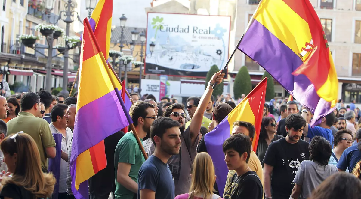 Spaniolii S-AU HOTĂRÂT! Nu mai vor REGE! Demonstraţii la Madrid | FOTO