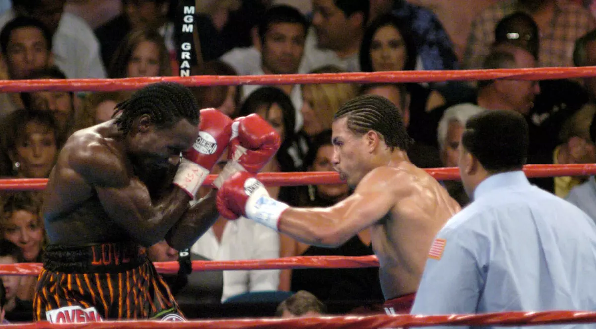 Miguel Cotto l-a spulberat pe Sergio Martinez, cucerind centura WBC la mijlocie