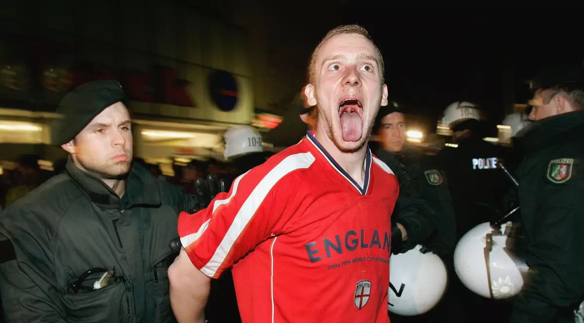 FOTO / ŞOC pentru huliganii englezi! Îi aşteaptă chinul în Brazilia