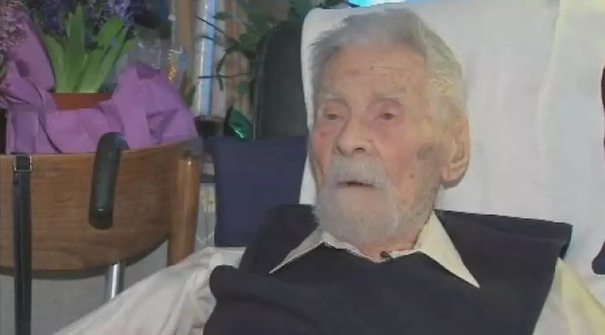 CEL MAI BĂTRÂN BĂRBAT din LUME a MURIT! AVEA 111 ANI!