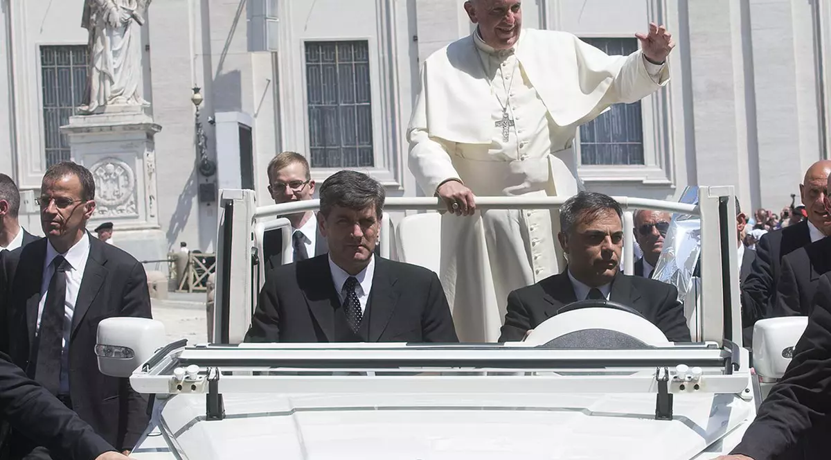 Papa Francisc îşi pune VIAŢA în PERICOL, ZILNIC! MOTIVUL UIMITOR pentru care face asta