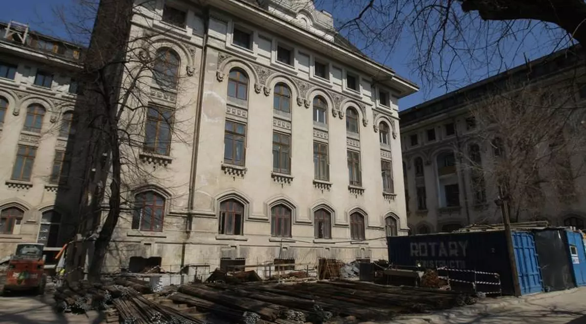 LUCRĂRI SUPRAEVALUATE | Directorul de INFRASTRUCTURĂ din Primăria Capitalei, reţinut pentru CORUPŢIE