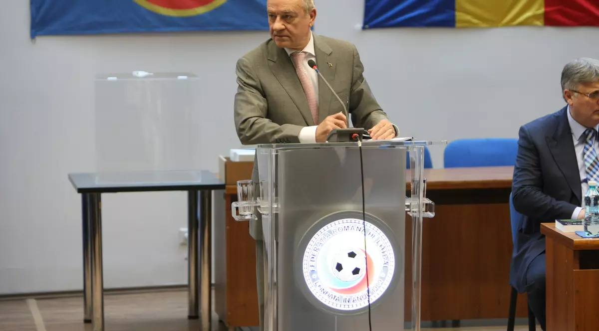 FRF continuă războiul cu Mircea Sandu: îl ține la poarta arenei!