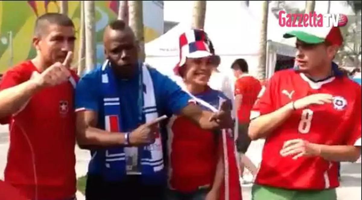 Un fan brazilian al lui Balotelli care seamănă leit cu atacantul italian a stârnit o adevărată isterie