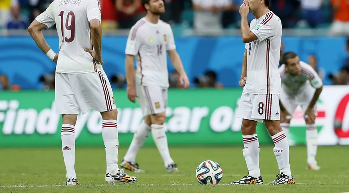 VIDEO / CM 2014: SPANIA - OLANDA 1-5. Campioana mondială, umilită!