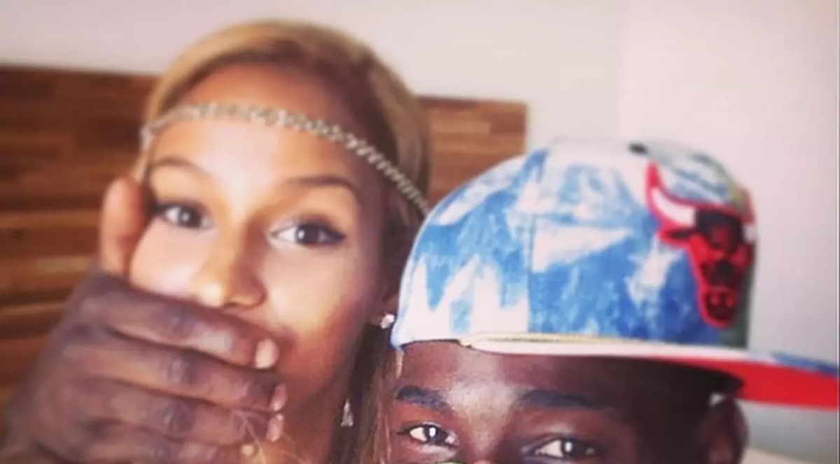 Mario Balotelli, în al NOUĂLEA CER! Şi-a cerut IUBITA de SOŢIE! UITE ce INEL i-a CUMPĂRAT