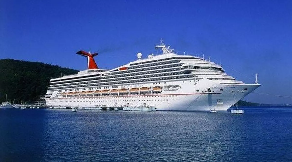 VAS de CROAZIERĂ cu 200 de oameni la bord, EVACUAT de URGENŢĂ