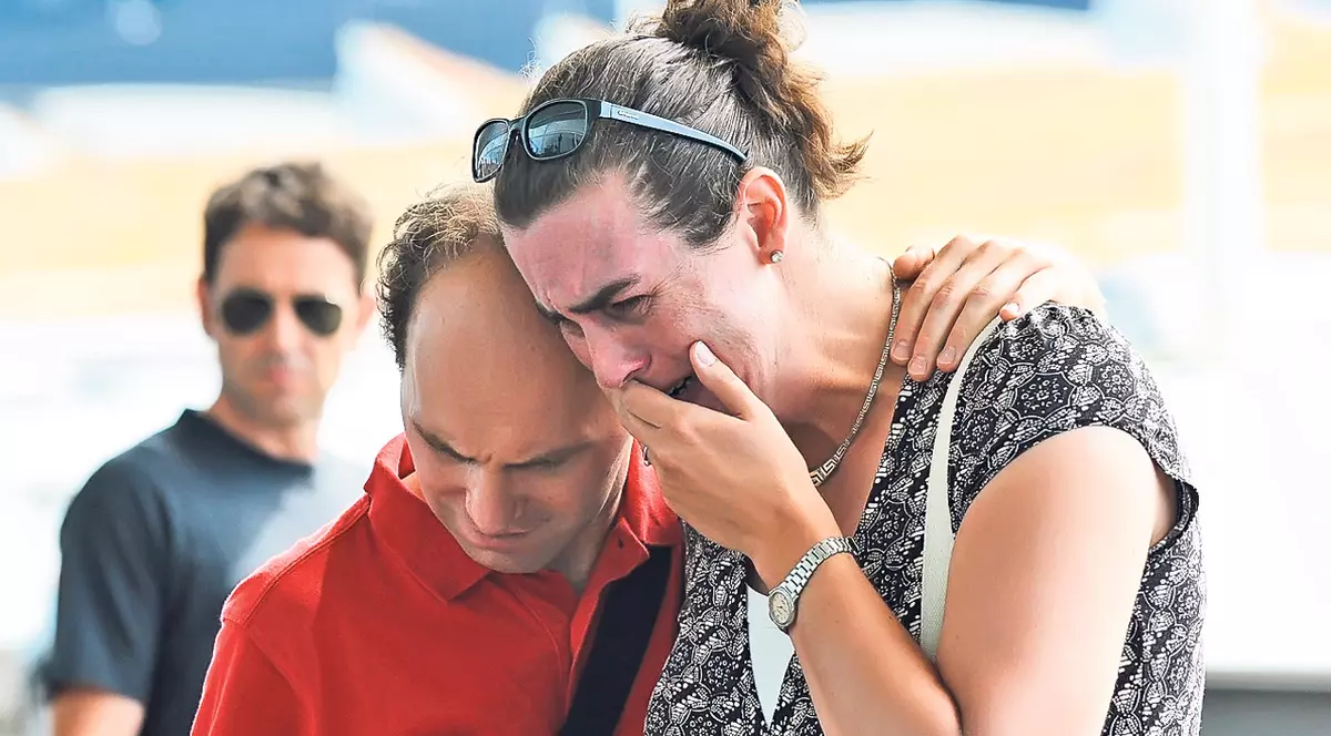 Apel disperat al părinţilor care şi-au pierdut fiii şi fiicele în tragedia aviatică din Ucraina: «Daţi-ne copiii să-i îngropăm!»