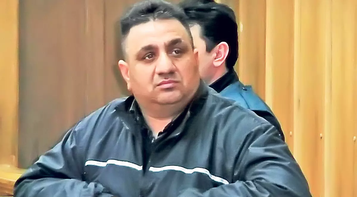 PĂZEA! Bercea Mondial îşi scrie memoriile?
