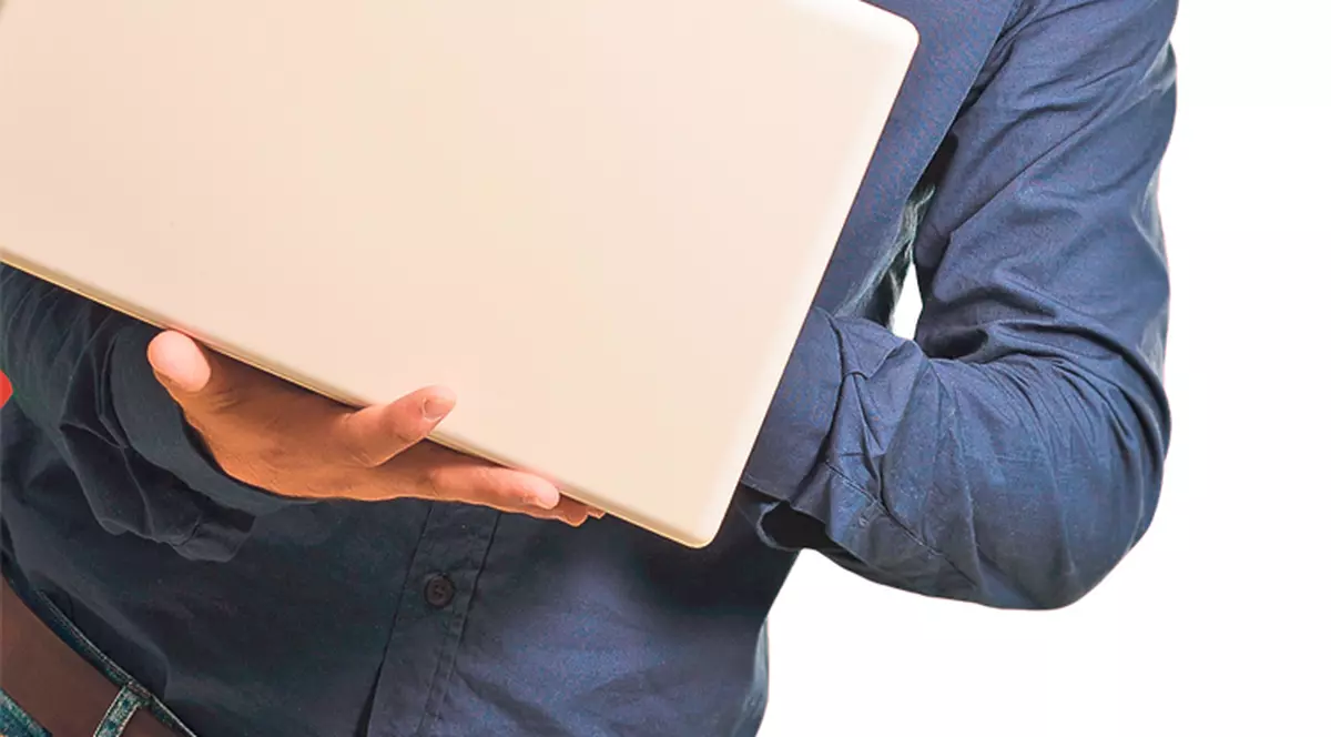 Vânzătorii de "ierburi", filaţi pe internet | EXCLUSIV