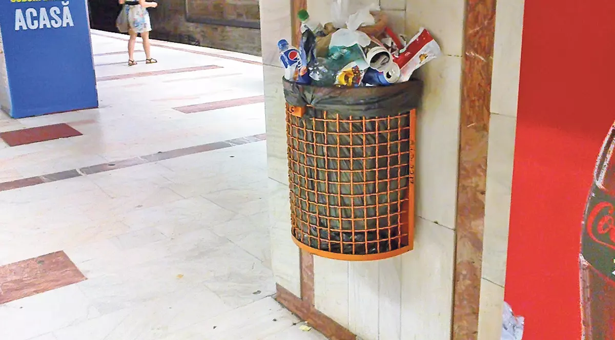 Strângeţi gunoaiele! Staţiile de metrou sunt din ce în ce mai mizerabile