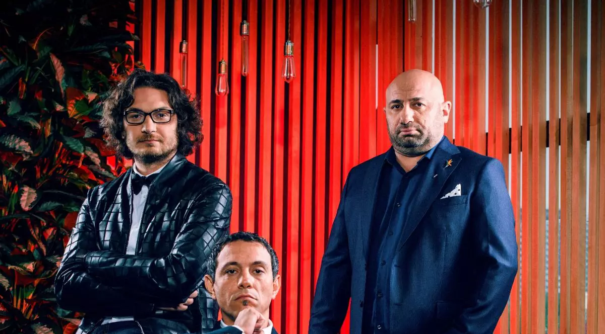 Scărlătescu, Dumitrescu şi Bontea NU AU FRICĂ de nimic! Ce nu le lipseşte NICIODATĂ în noaptea dintre ani