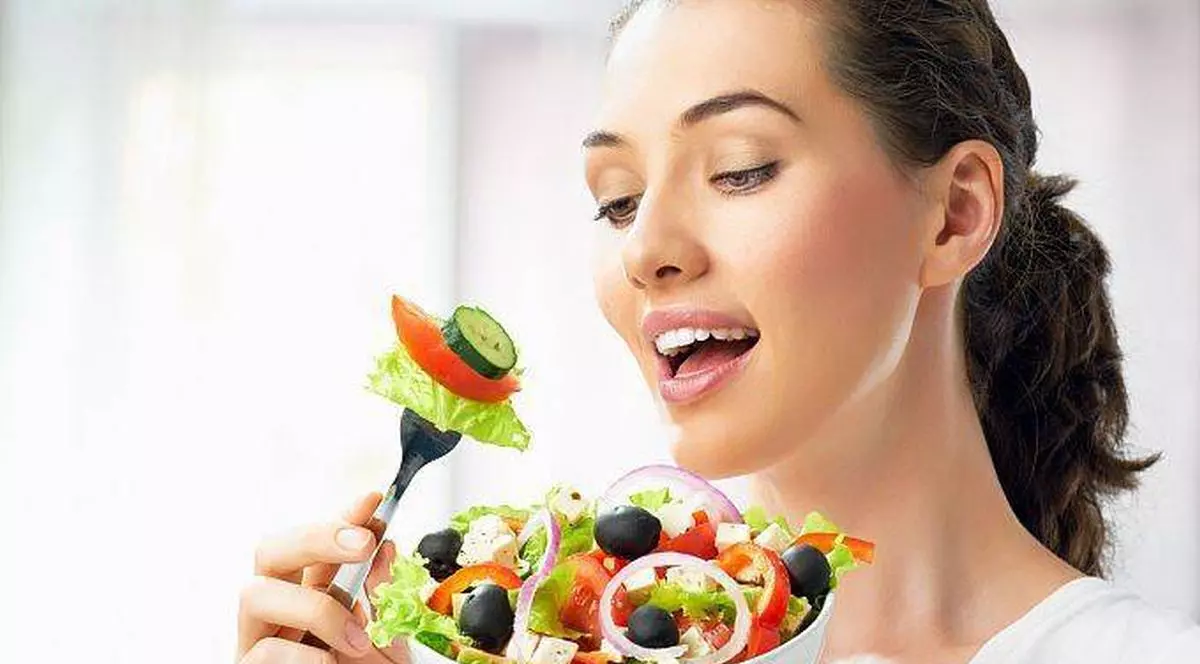 SUPER ALIMENTE care ÎȚI MENȚIN TINEREȚEA