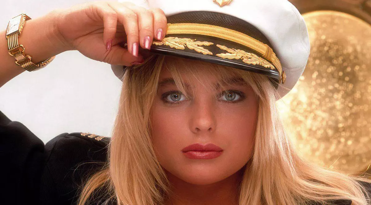 Vedeta din Baywatch, Erika Eleniak, vine în România pentru “Celebrity party” de la Mamaia