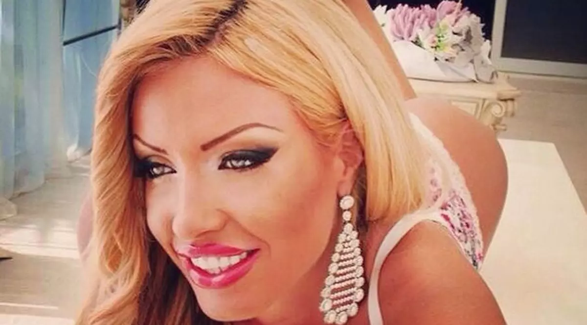 Sânii Loredanei Chivu sunt imensi