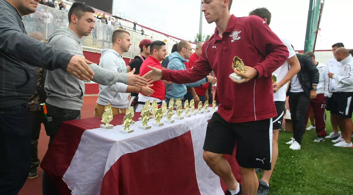 Încă un rapidist dezertează. Rada nu-l vedea titular!