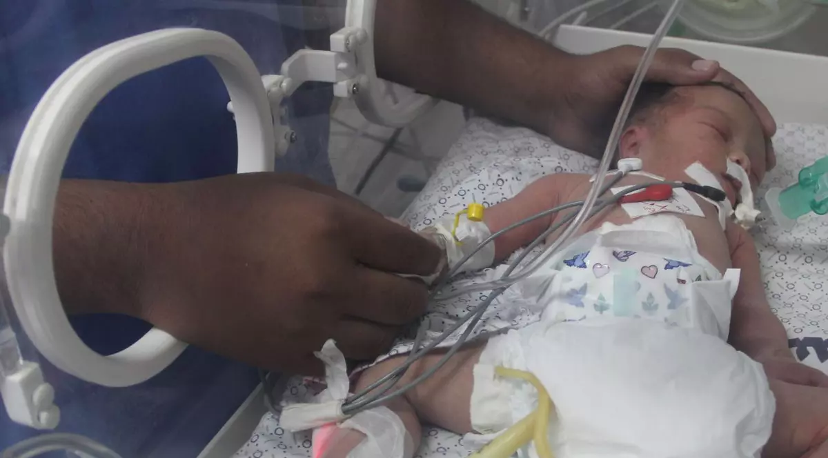 S-a născut după ce mama ei a fost ucisă de o rachetă israeliană! FOTO