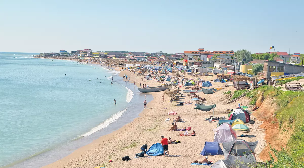 Vrei să pleci pe litoral, acum, în plin sezon? Libertatea a calculat de câţi bani ai avea nevoie pe zi