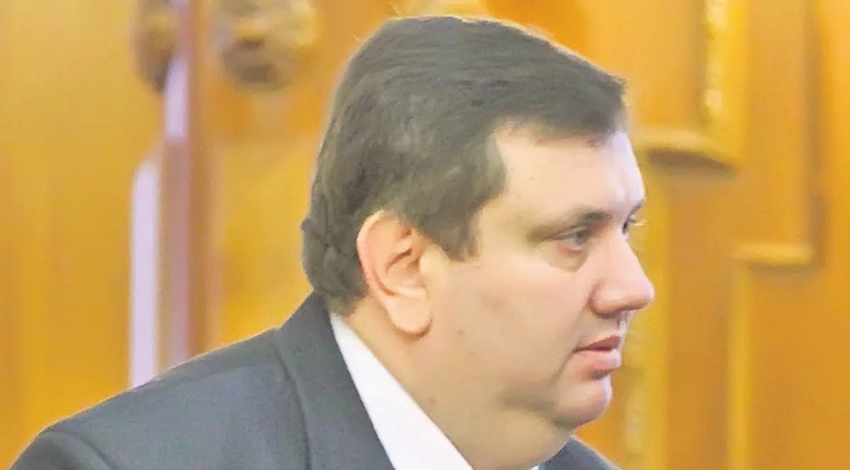 Duicu îi zice lui Zgonea: «Lasă gargara!»