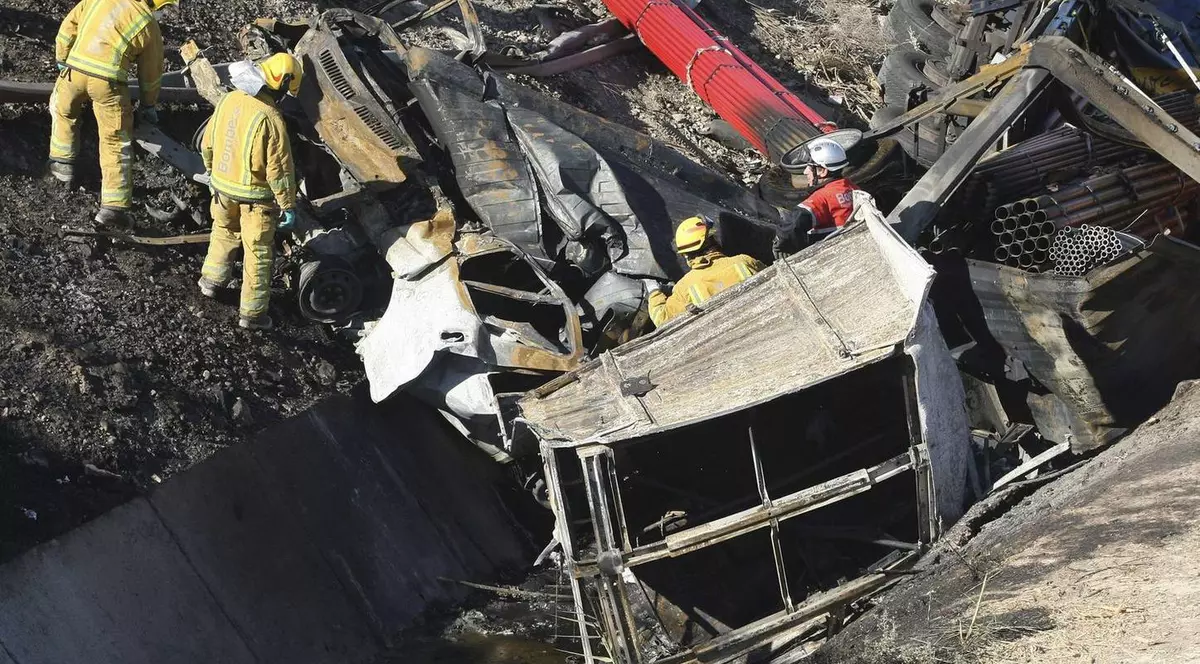 NOUĂ IPOTEZĂ în cazul TRAGEDIEI din SPANIA: MICROBUZUL făcea CURSE ILEGALE