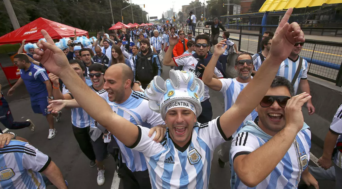 Invazie de argentinieni la Brasilia