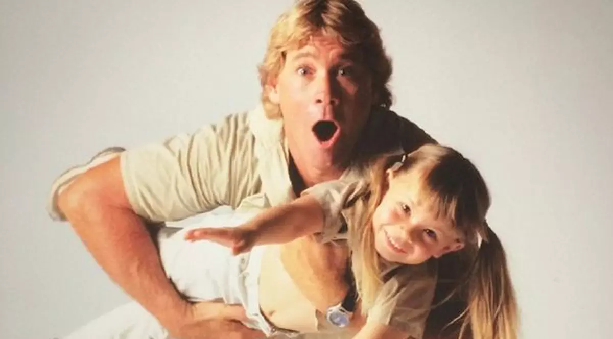 CÂT DE FRUMOASĂ este FIICA îmblânzitorului de crocodili! | FOTO