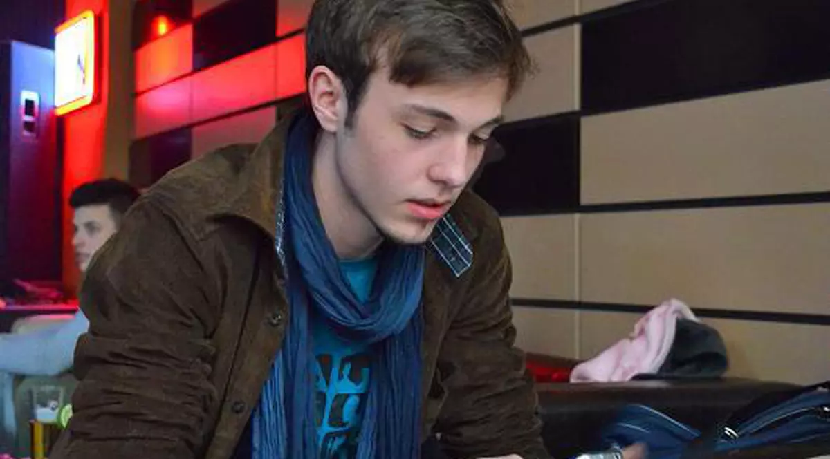 Un tânăr de 21 de ani a plecat de la nunta surorii sale şi s-a sinucis în pădure